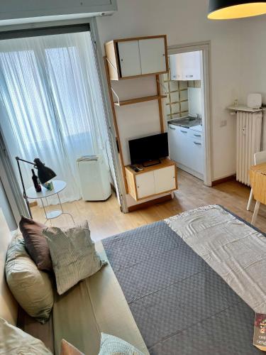 Cozy Apartment 3 km away from Duomo