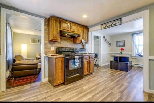 Η κουζίνα ή μικρή κουζίνα στο Comfortable home away from home