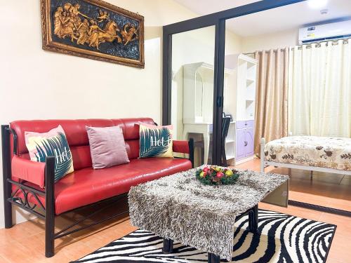 Affordable One Bedroom Condo in One Oasis 1726