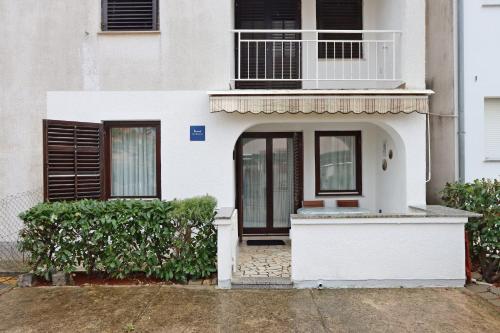 Apartments with a parking space Vantacici, Krk - 18476