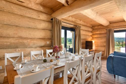 Χώρος καθιστικού στο Domek w górach z balią jacuzzi Asina Chata Zawoja