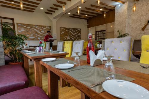 Gallery image of Hotel Snowcrests Manor in Manāli