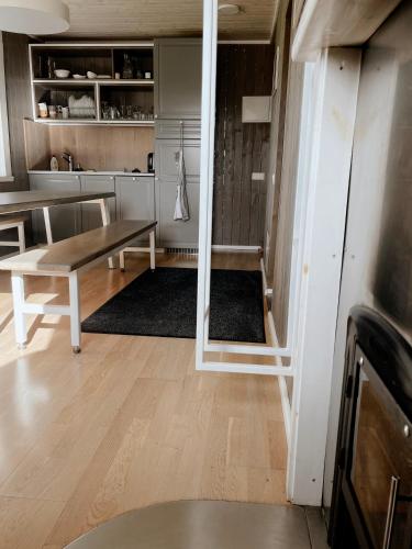 Η κουζίνα ή μικρή κουζίνα στο HYGGE Sauna&Fishing House