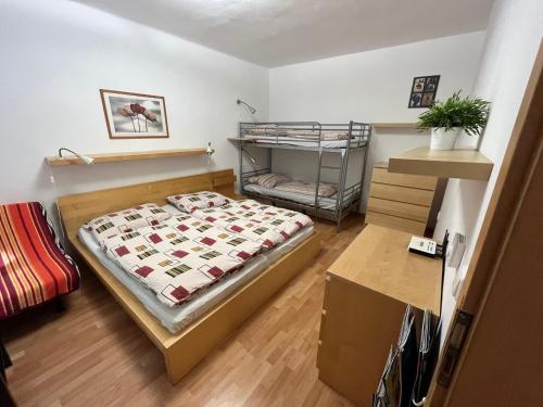 Apartmán KINALI Horní Lipová tesisinde bir ranza yatağı veya ranza yatakları