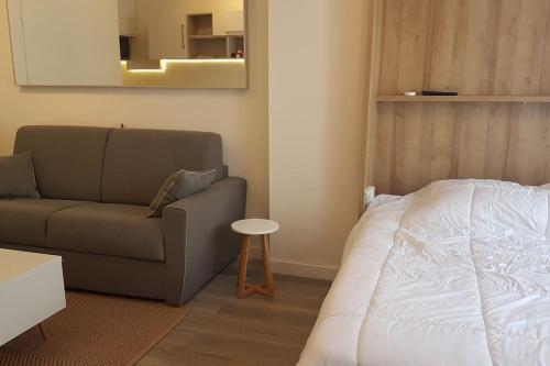 Posezení v ubytování Charmant Studio en centre-ville de Luchon