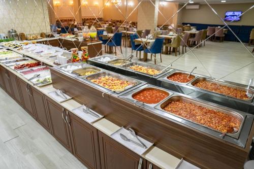 ホテルの敷地内または近くでの食事または食べ物