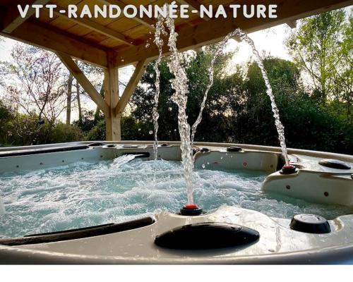 Plein cœur de la nature ~ Jacuzzi Privé 24h/24h