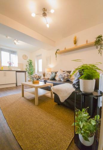Principality Suites - Two Bed Apartment by Property Promise photo 3