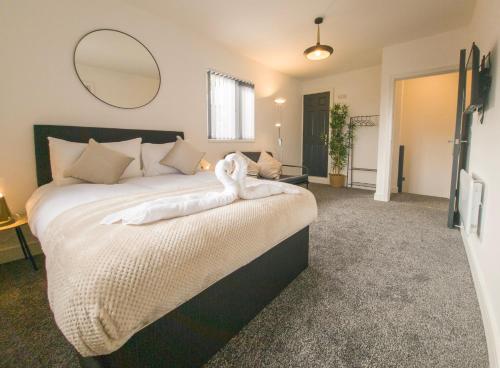 Principality Suites - Two Bed Apartment by Property Promise photo 31