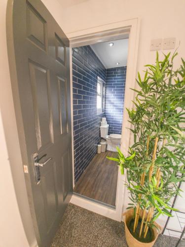 Principality Suites - Two Bed Apartment by Property Promise photo 34