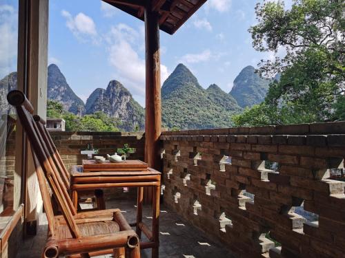 Pemandangan gunung umum atau pemandangan gunung yang diambil dari the country house