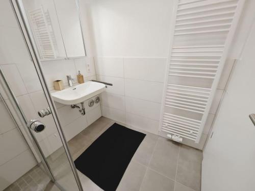 Kylpyhuone majoituspaikassa CASA BOHO - Zentral-Outlet-Balkon-Parkplatz-SmartTV-Unique