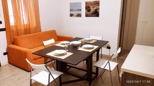 Et opholdsområde på mono polis apartment