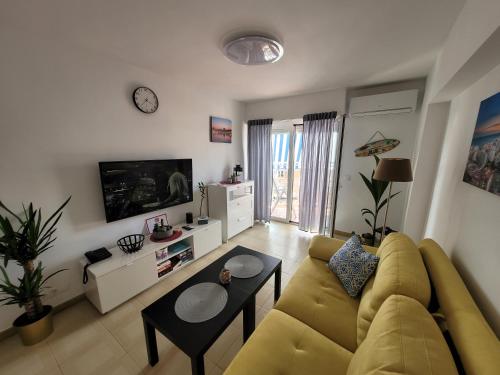 Attico Acuario, 2 bathrooms Top Floor appartment with Sea and mountain views