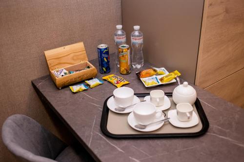 Apart-Hotel CARDINALにあるコーヒーまたはお茶