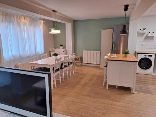 VISTAS MURALLA CENTRICO EN ZONA PEATONAL Wi-fi VUT LU 3270