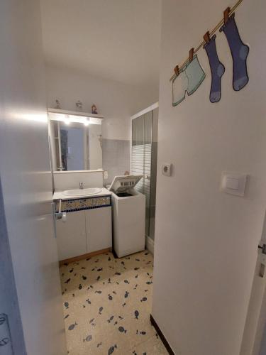 studio chambre cabine proche de tous les sites et commodités