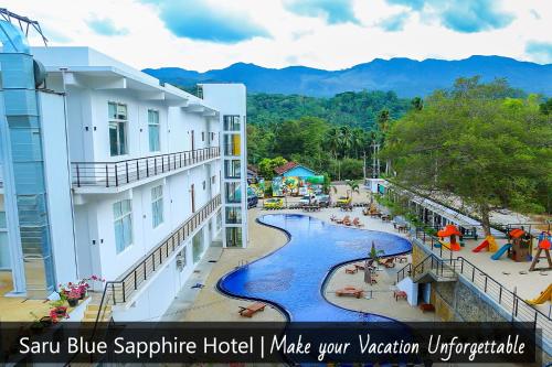 Pemandangan kolam renang di Saru Blue Sapphire Hotel atau berdekatan