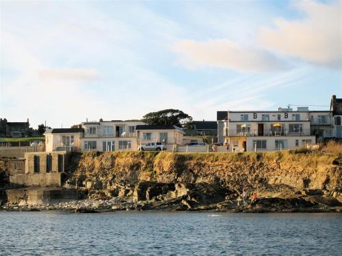 a view of houses from the water at O'Neill's Bed&Breakfast in Ballyheigue