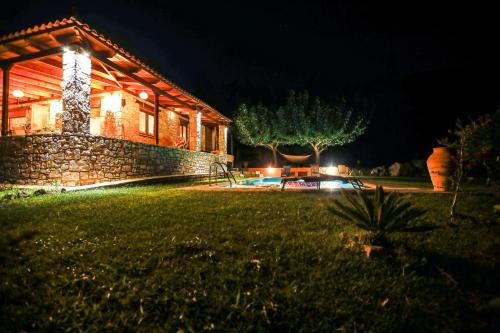 Κήπος έξω από το villa fairytale
