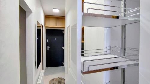 Ванна кімната в PP44 - Moderní, slunný a stylový apartmán 1KK v centru Harrachova s balkonem a parkováním v zabezpečené garáži - by Relax Harrachov