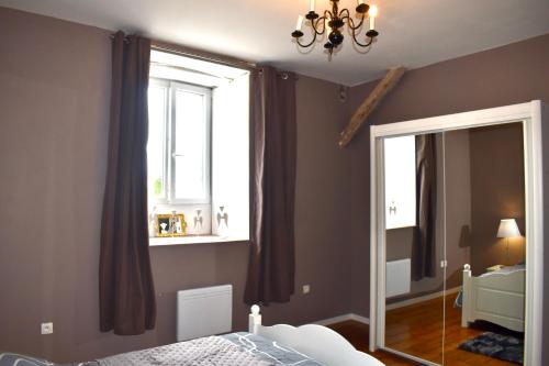 Postel nebo postele na pokoji v ubytování La Domus Lemaitre 7, WIFI, 2 chambres, parking