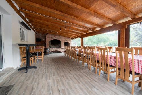 Restaurace v ubytování Kuća dide Joze