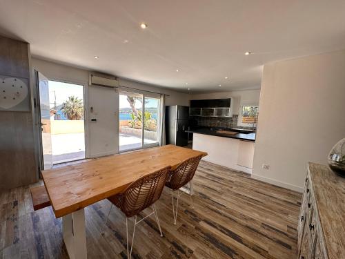 Maison provençale au bord de l’eau