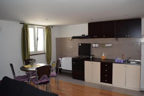 Una cocina o zona de cocina en Apartment Klara