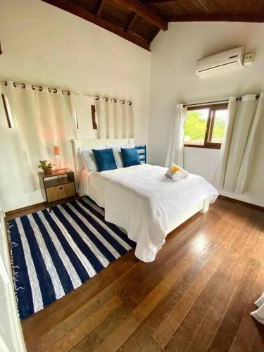 Novidade na Booking.com Praia privativa Casa de praia completa com trilha até a beira-mar Menor preço em Novidade na Booking.com Praia privativa Casa de praia completa com trilha até a beira-mar