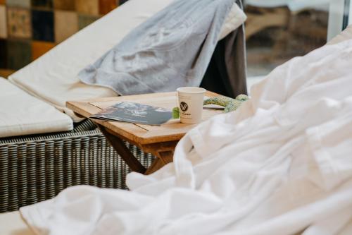 Una cama o camas en una habitación de Hotel Waldkrug