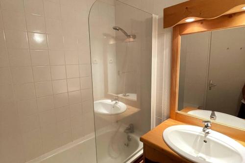 Ένα μπάνιο στο T3 duplex Super Besse, parking, piscine, wifi