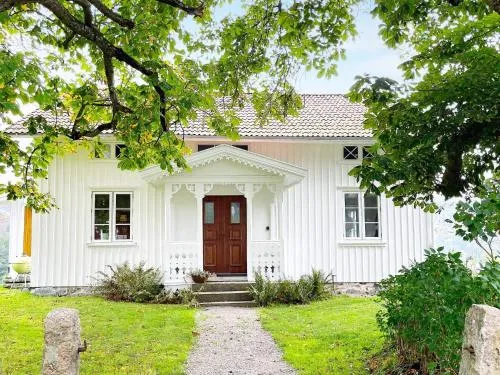 7 person holiday home in UDDEVALLA photo