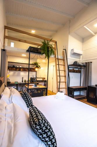 Ένα ή περισσότερα κρεβάτια σε δωμάτιο στο Lofts Kayser Haus