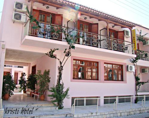 Gallery image of Kristi in Póros Kefalonias