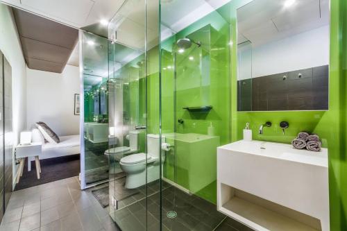 Vibrant Inner-City Living with Luxe Rooftop Pool
