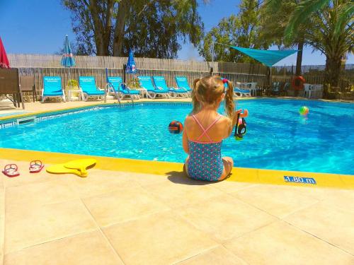 Kolam renang di atau dekat dengan Mirabelle Hotel