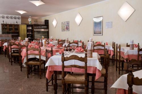 Restaurace v ubytování Albergo Milano