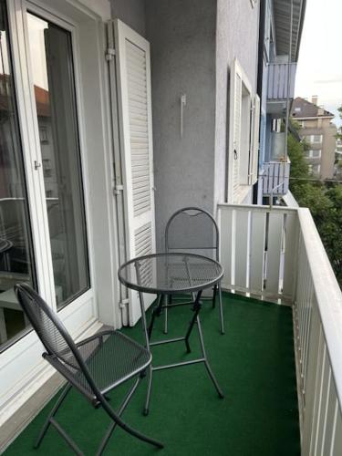Ein Balkon oder eine Terrasse in der Unterkunft CH01 Schönes Apartment nahe Zentrum Basel