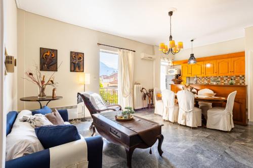 Vicky's Cozy Nest, Your Home by the Sea