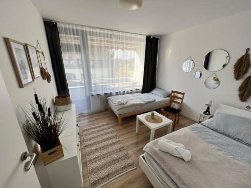 Katil atau katil-katil dalam bilik di KnocksCasa4you 2 Zimmer Monteure Appartement Nr 21 in Marburg