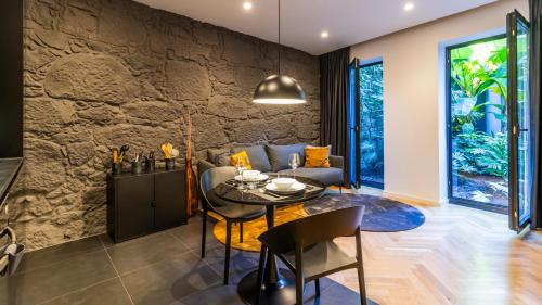 Luxury Oasis in Bonfim by LovelyStay