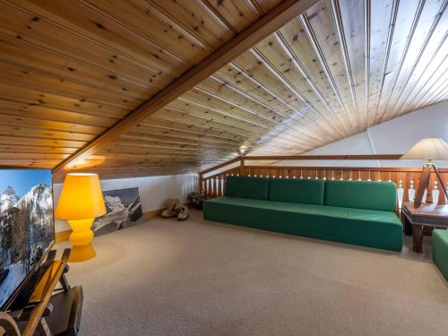 Duplex de Standing au Pied des Pistes avec Grand Balcon, Expo Sud/Ouest, Parking Inclus