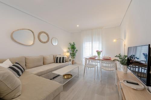 ISG Apartments Bécquer Free Parking inside the building