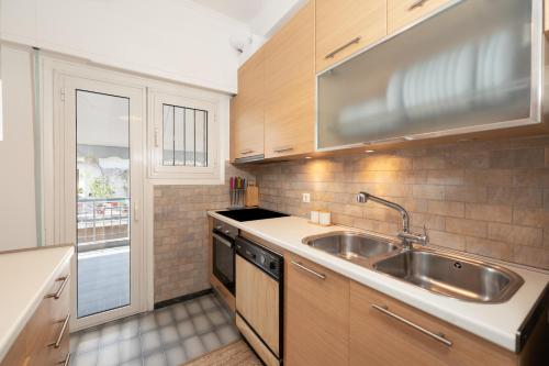 Athens City Penthouse with Terrace tesisinde mutfak veya mini mutfak