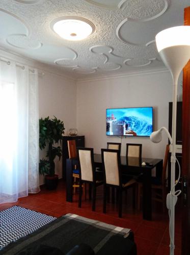Inviting 2-Bed Apartment in Nazare