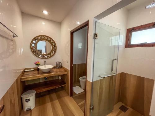 Bilik mandi di Tippaya Villa