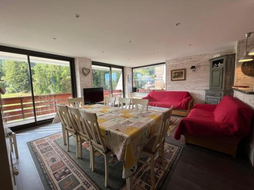 Grand T4 rénové, 90m², Pra Loup 1600, 8 pers, près des pistes, balcon et box à skis - FR-1-165A-76