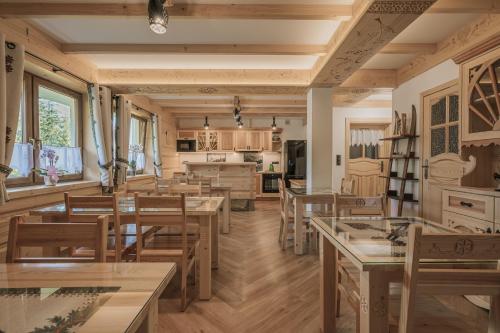 En restaurant eller et andet spisested på Willa Na Polanie z Jacuzzi