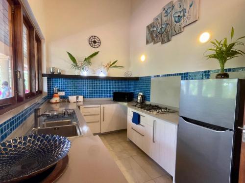 Dapur atau dapur kecil di Khomba Lodge